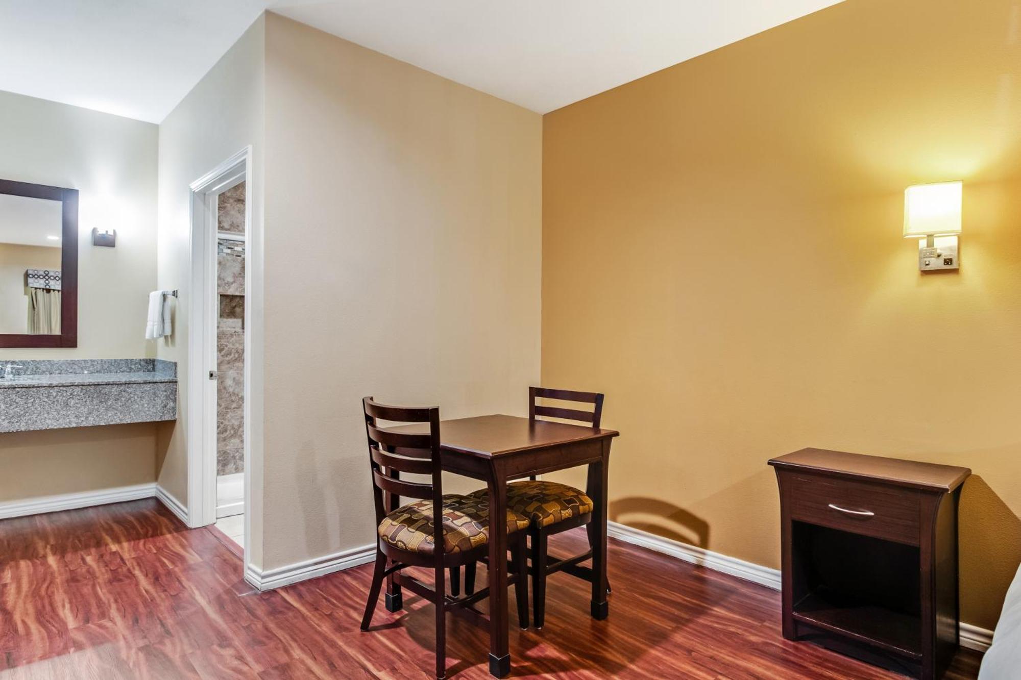 Americas Value - Fm 529 Hotel 2*
